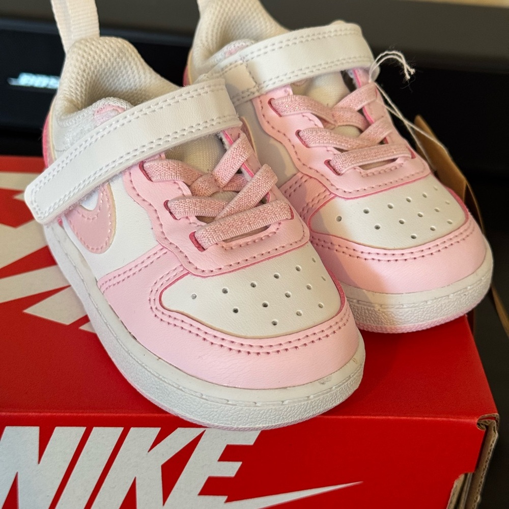 NIB Nike Court Borough white/pink size 5c